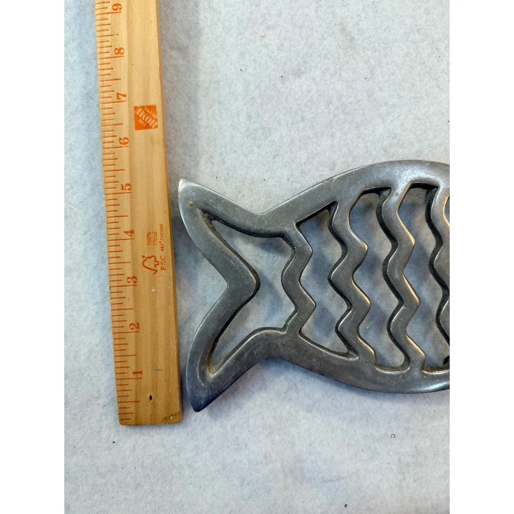 Silver Cast Metal Fish Trivet Nautical Coastal Kitchen Decor 8.5 Inch